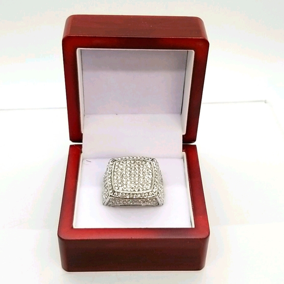 Mans Ring - Picture 1 of 5